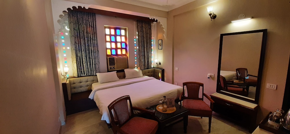 HOTEL RAJ PALACE 28/50