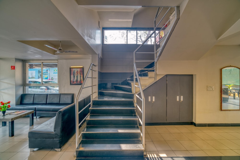 Hotel Grand Ashwin 35/41