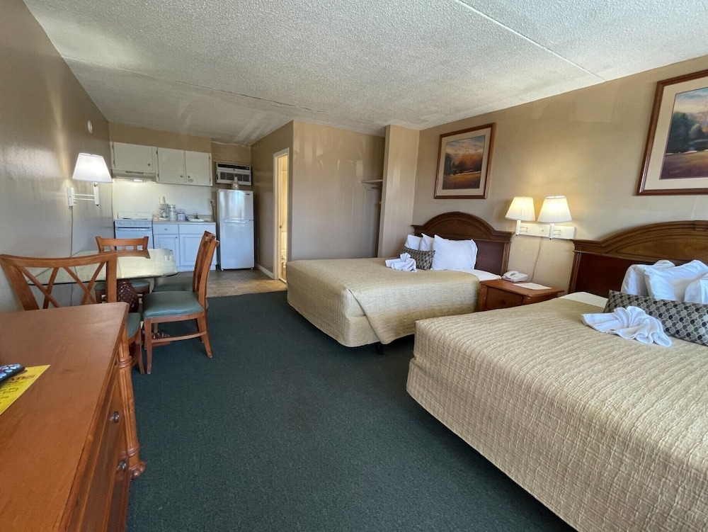 The Oceanfront Viking Motel 7/40