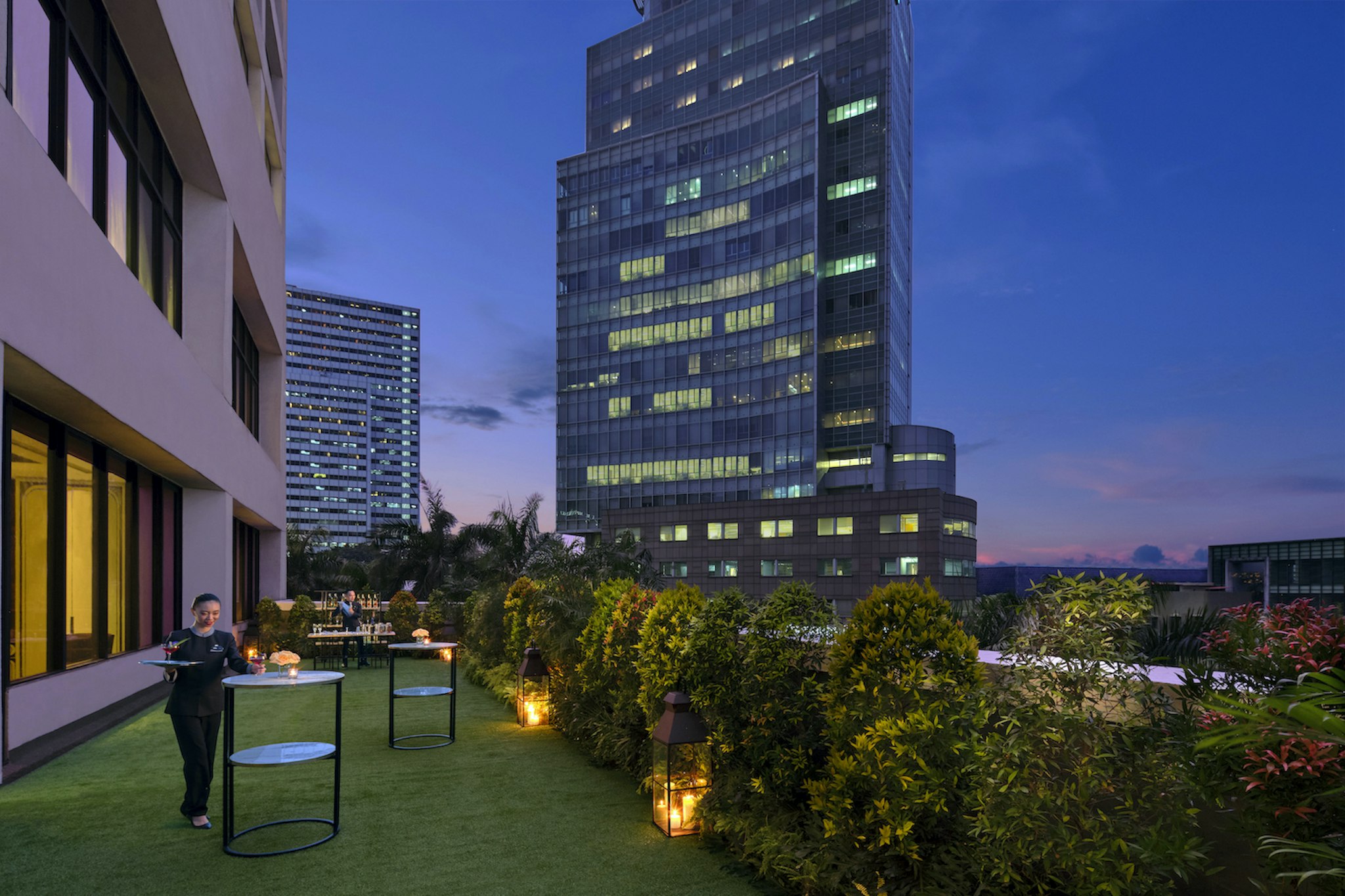 Mandarin Oriental, Jakarta 82/86