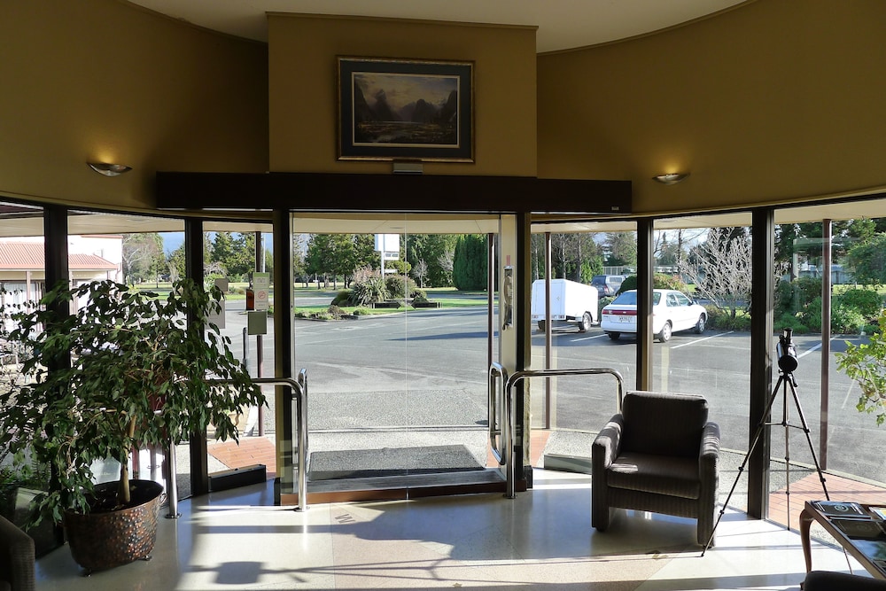 The Village Inn Hotel 16/38