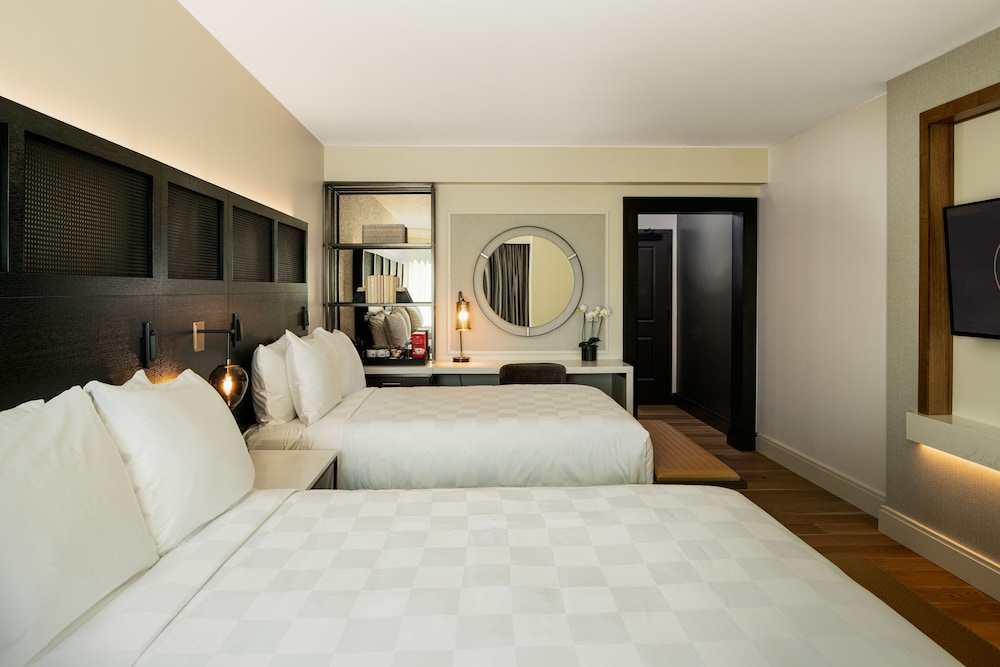 SUPERIOR, 2 QUEEN BEDS