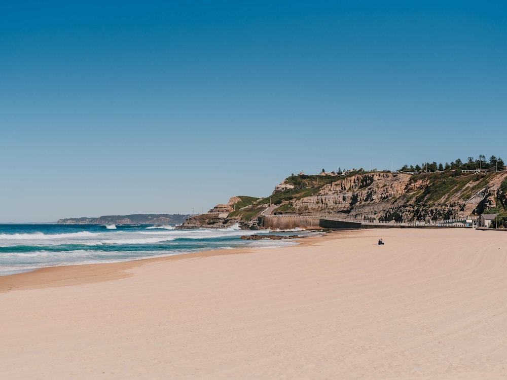Novotel Newcastle Beach Hotel 68/73
