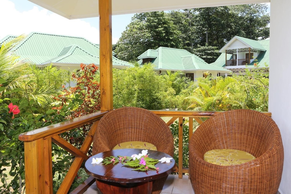 Le Surmer Self Catering Chalets 12/17