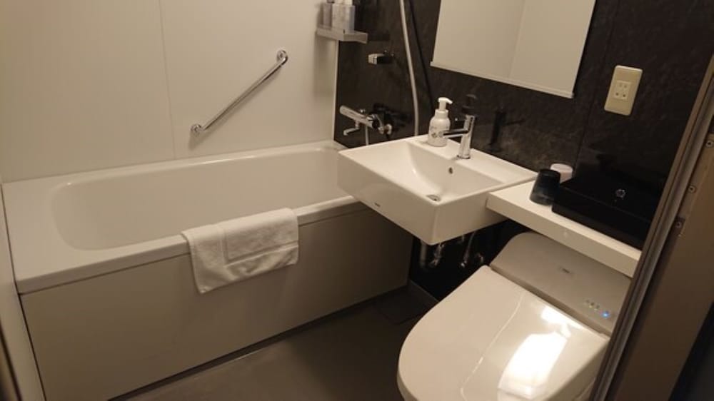 Yokohama Tokyu REI Hotel 47/49