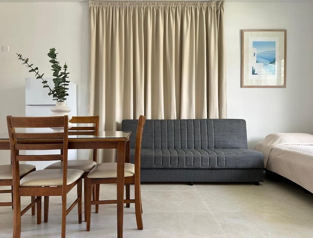 Anna Hotel Apartments 50/69