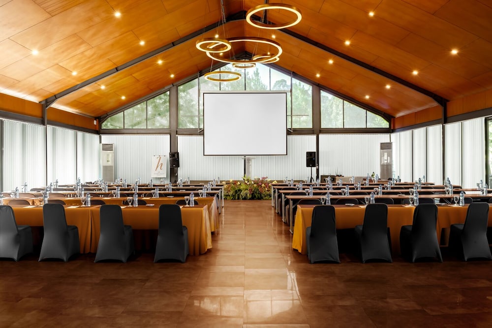 Green Forest Resort & Wedding Bandung 36/50