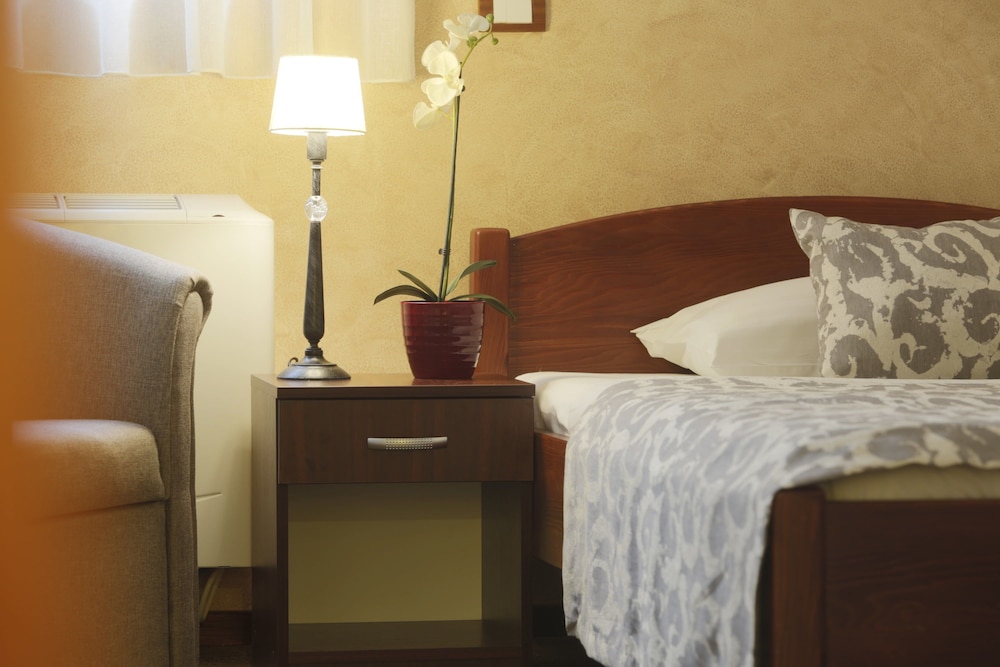 Guesthouse Tara 11/25