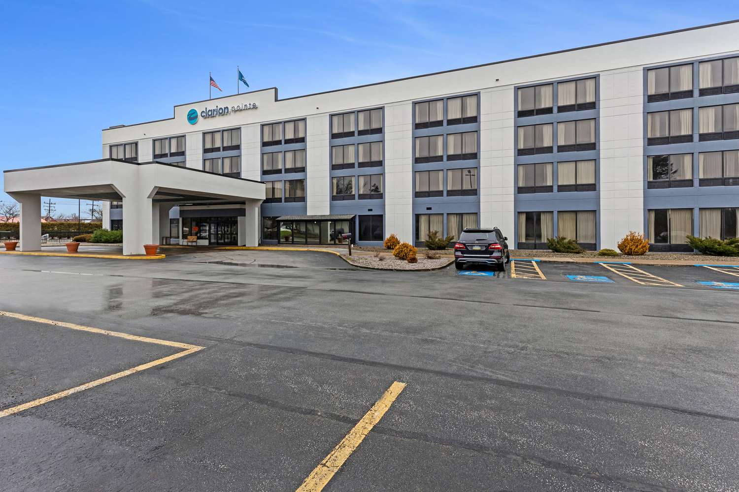 Clarion Pointe Near Erie Casino 16/21