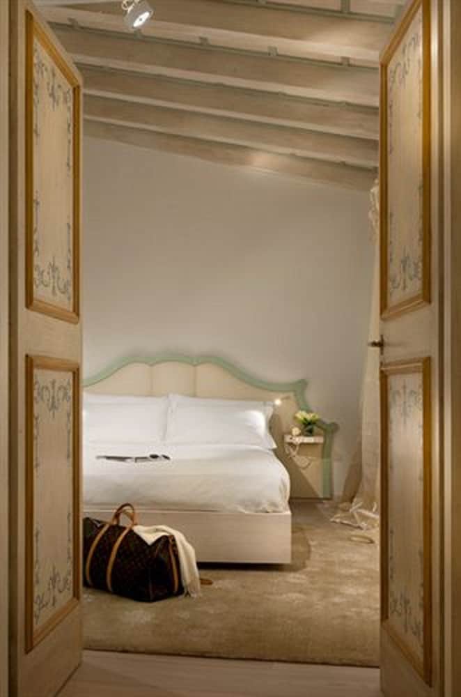 Le Suite Di Giulietta 43/44