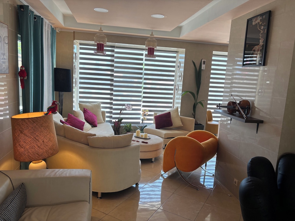 Nikolakakis Rooms Lavrio 42/65