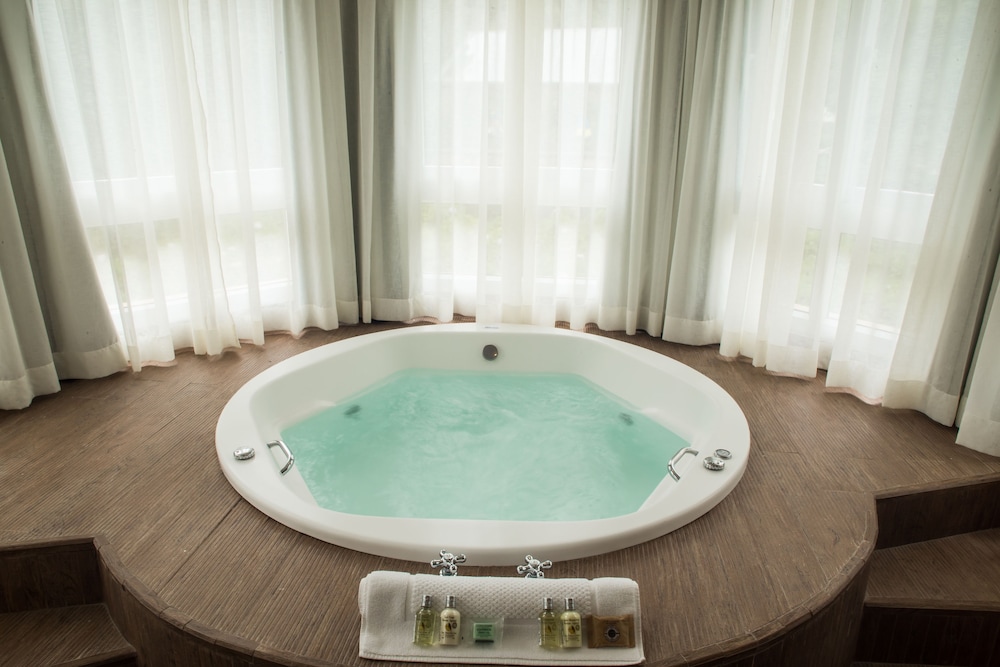 Carballo Hotel and SPA 36/70