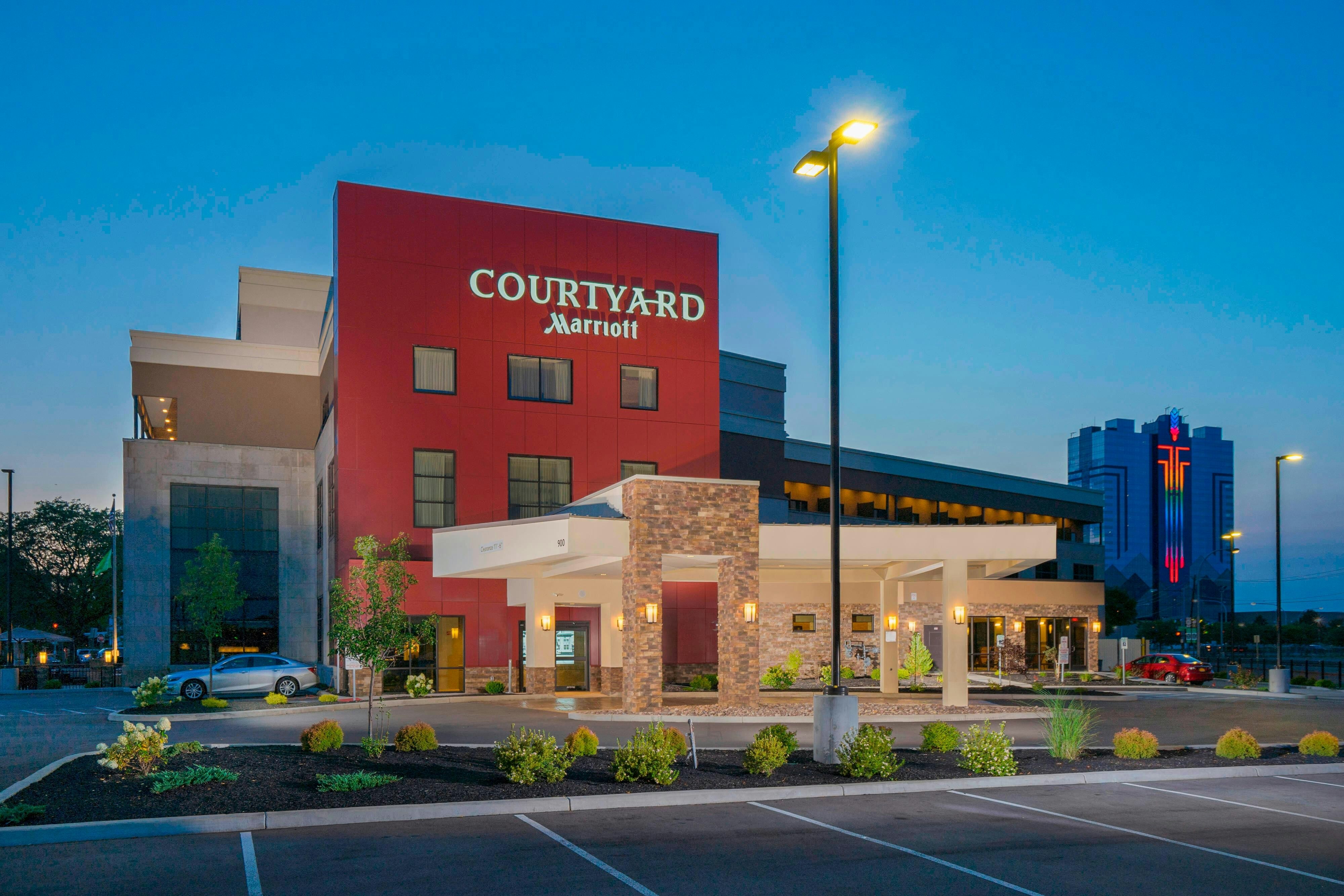 Courtyard by Marriott Niagara Falls, USA 2/22