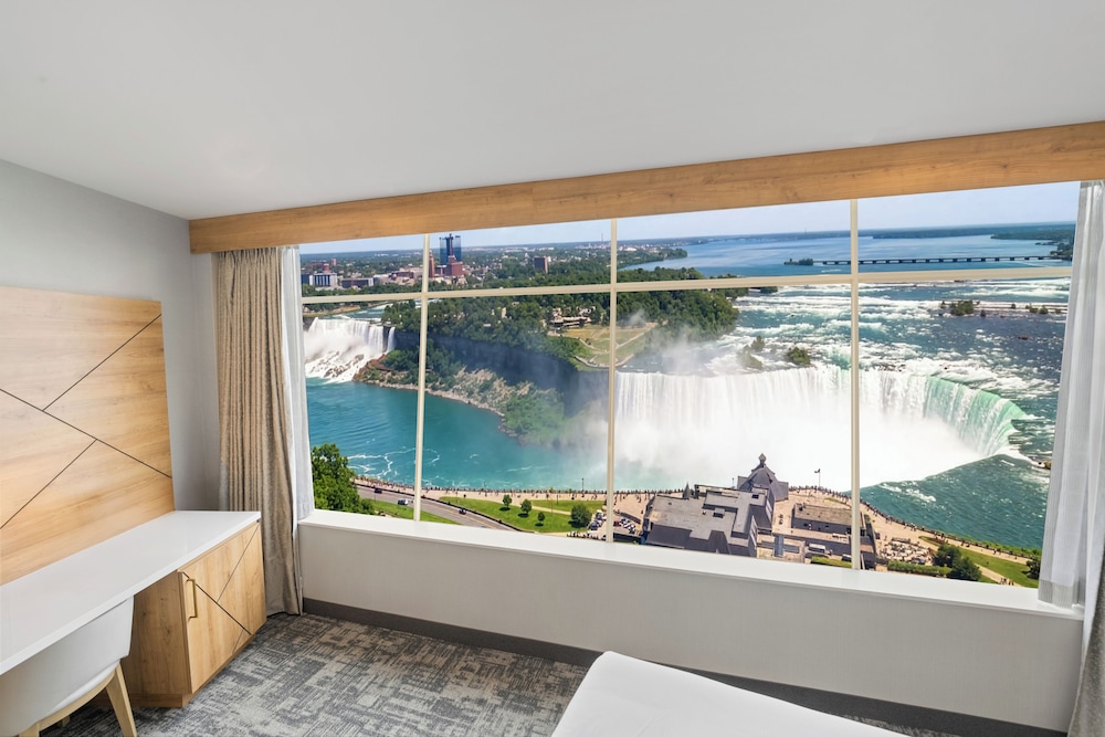 The Tower Hotel Fallsview 23/50