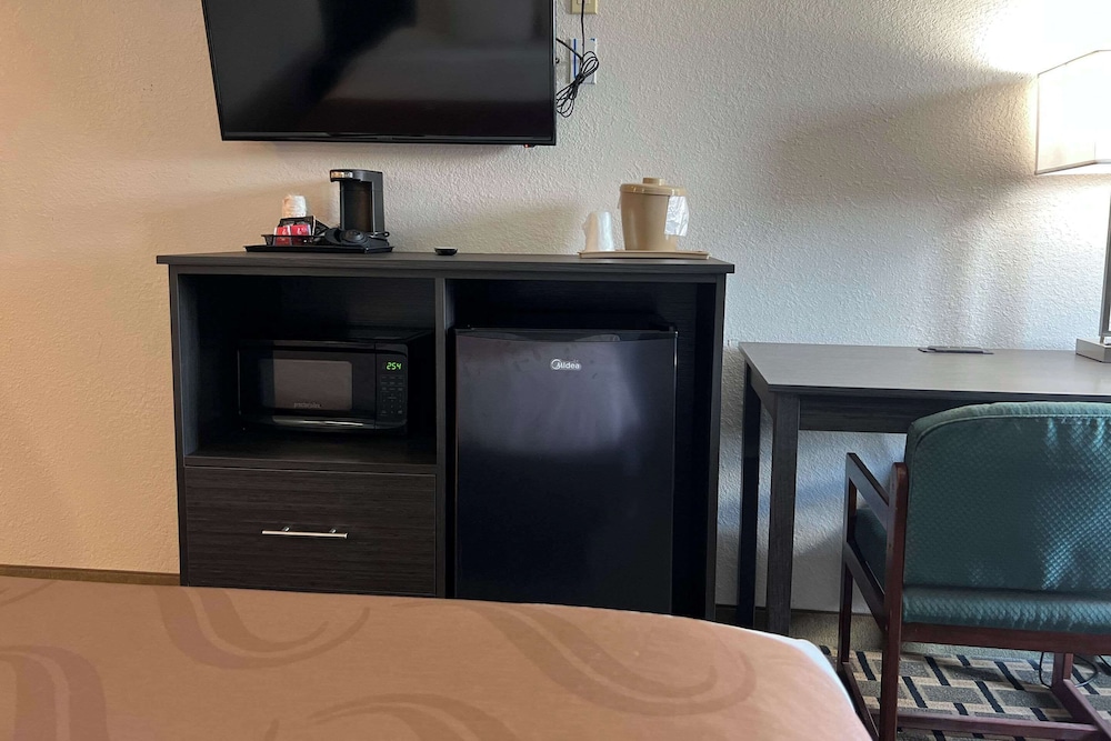 Quality Inn & Suites Louisville East 18/28
