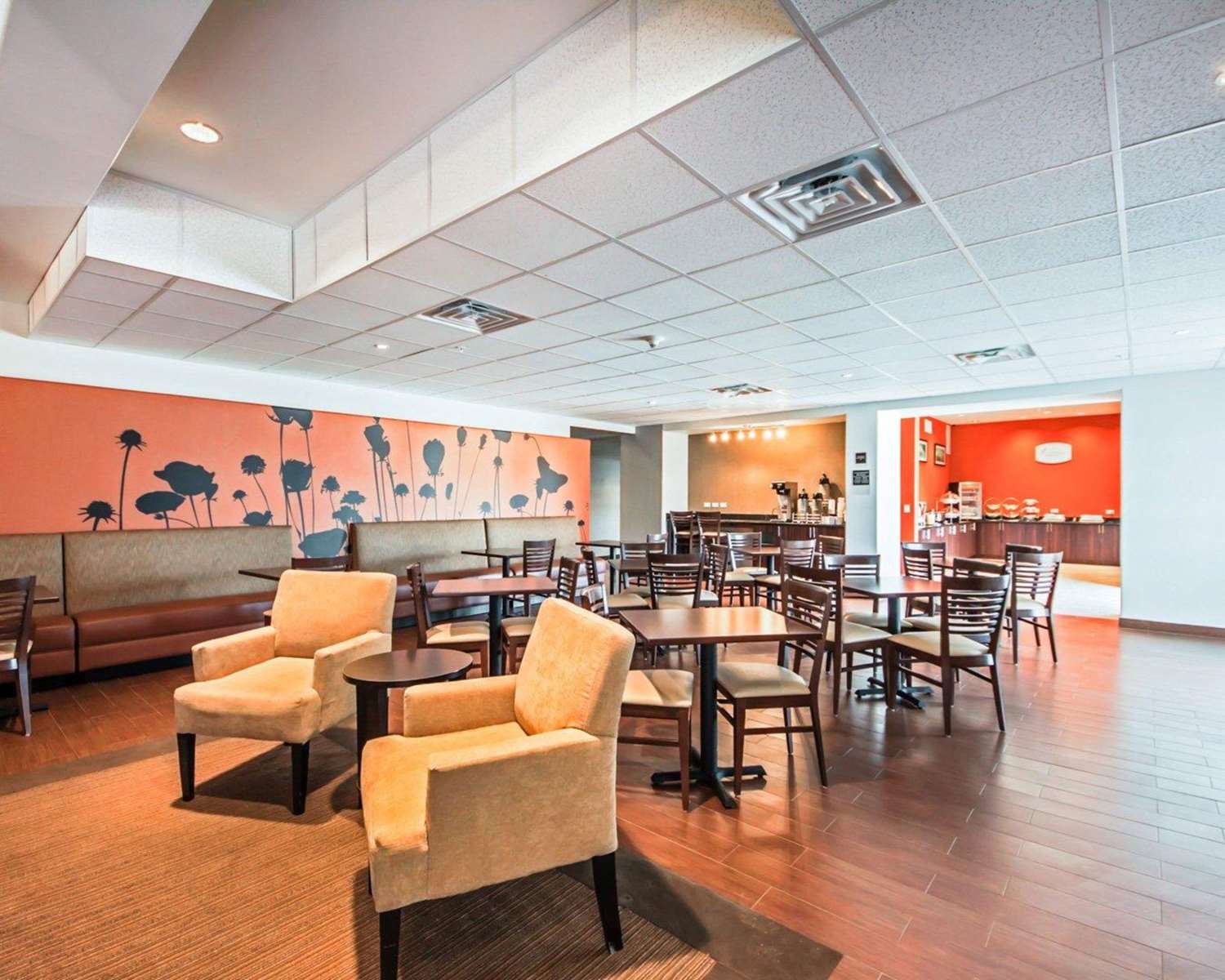 Sleep Inn & Suites Hennessey 28/38