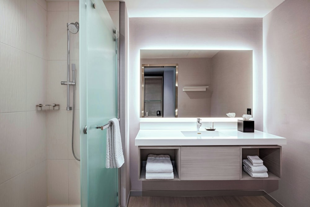 AC Hotel Phoenix North Norterra 49/50