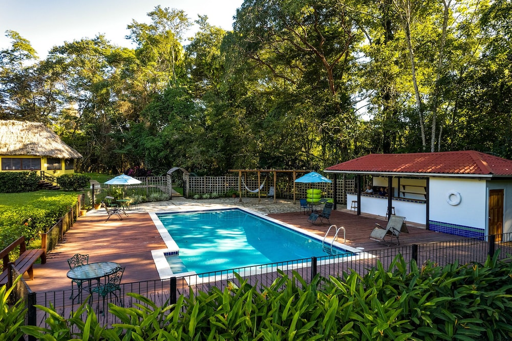 Tanager RainForest Lodge 60/64