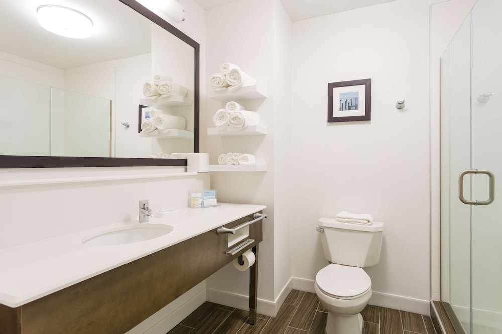 Hampton Inn Havelock 27/56
