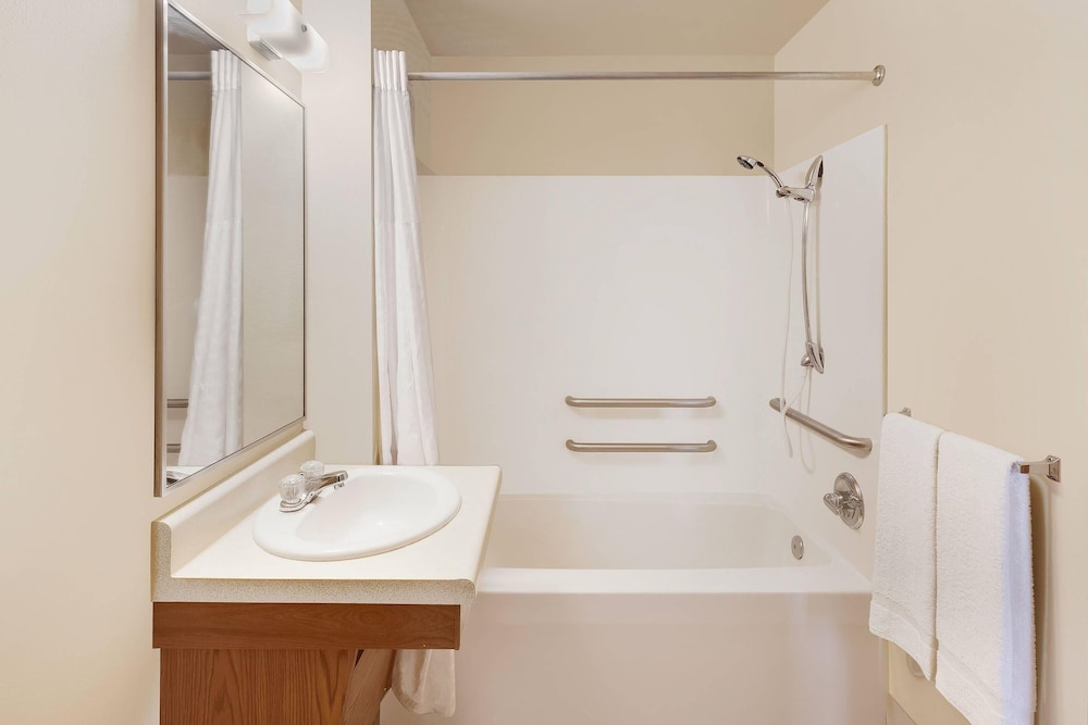 WoodSpring Suites Council Bluffs 51/51