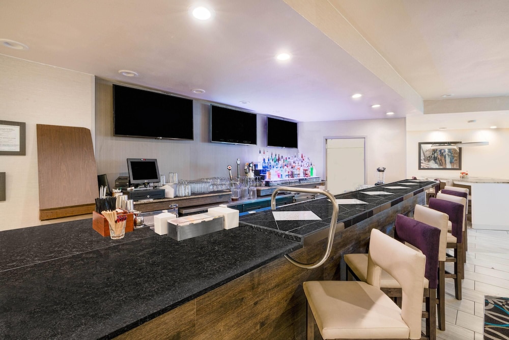 La Quinta Inn & Suites by Wyndham Glenwood Springs 47/56