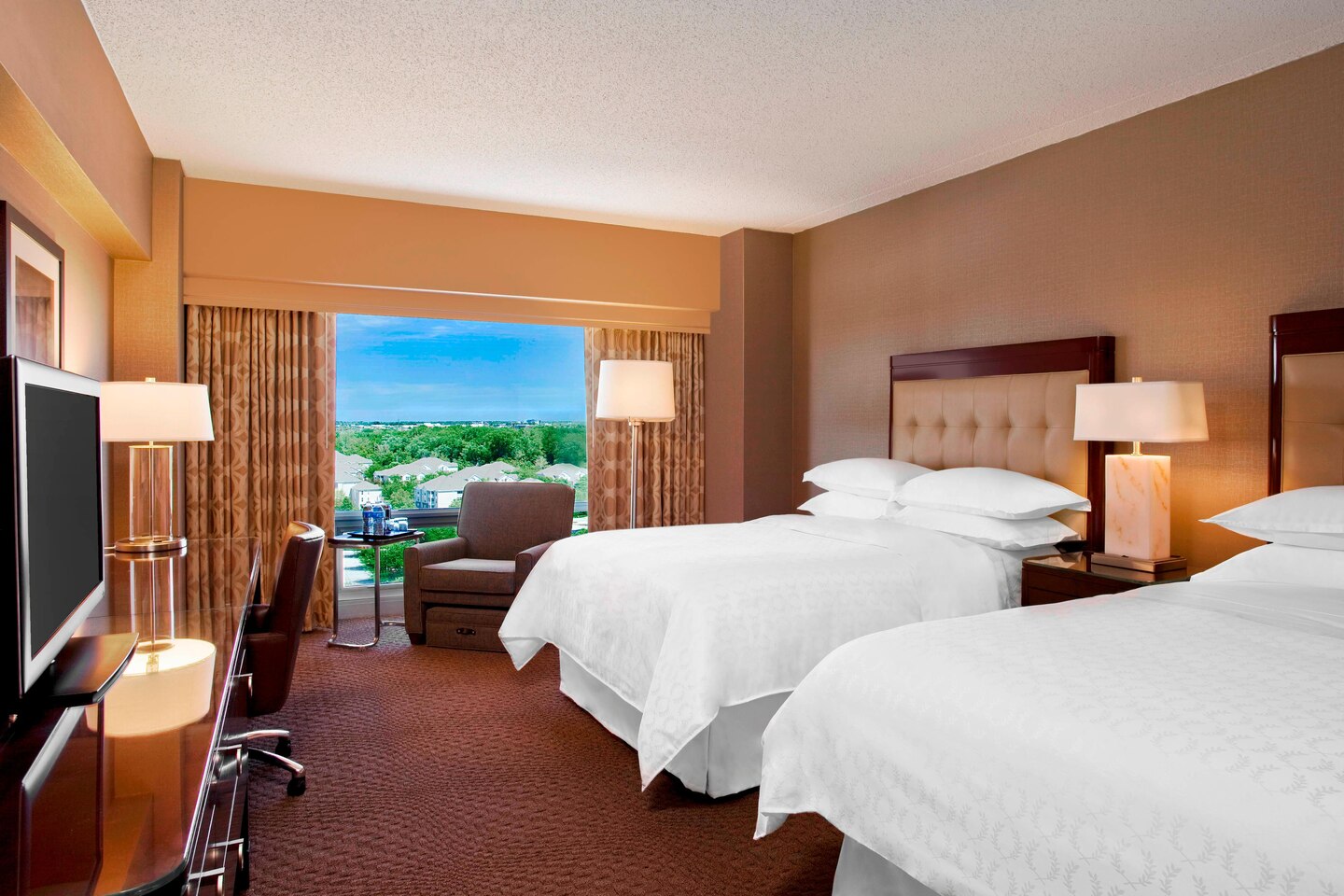 غرفة بسريرين مزدوجين، Sheraton Indianapolis Hotel at Keystone Crossing 2/4