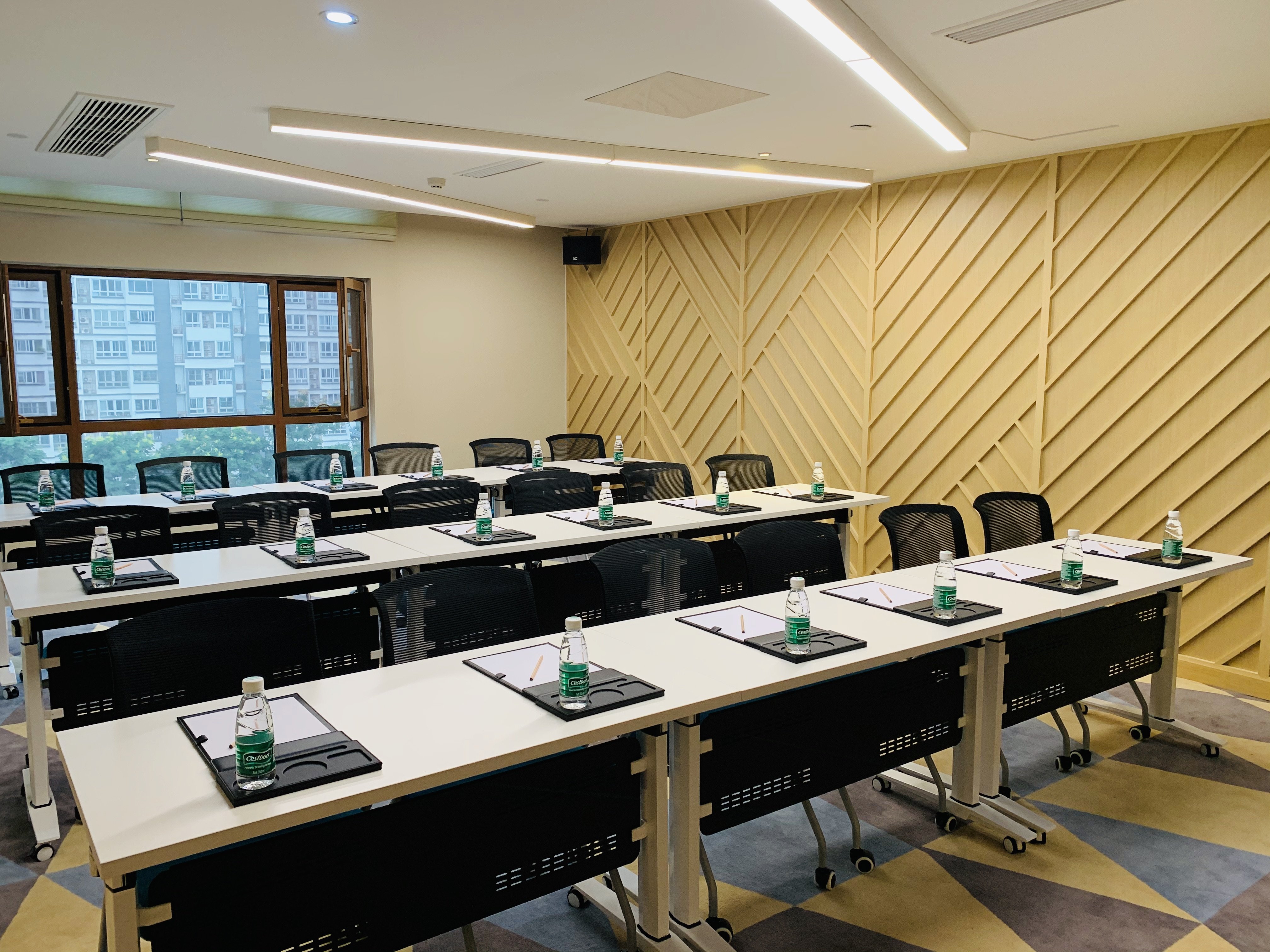 Holiday Inn Express Zhangjiagang Free Trade Zone 20/27