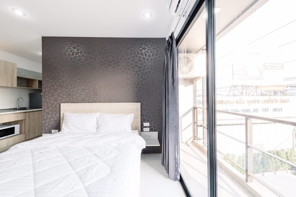 DELUXE, DOUBLE BED, BALCONY