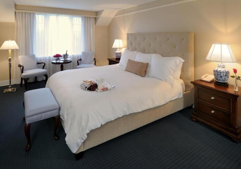 Simsbury Inn 15/35