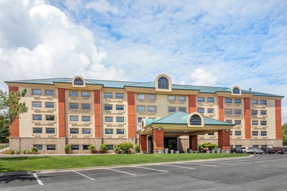 Holiday Inn Express Branson-Green Mountain Drive 4/72