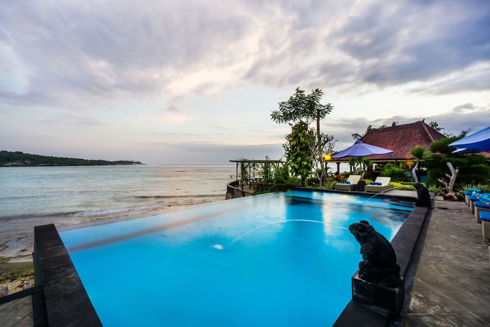 Laguna Reef Huts 64/70