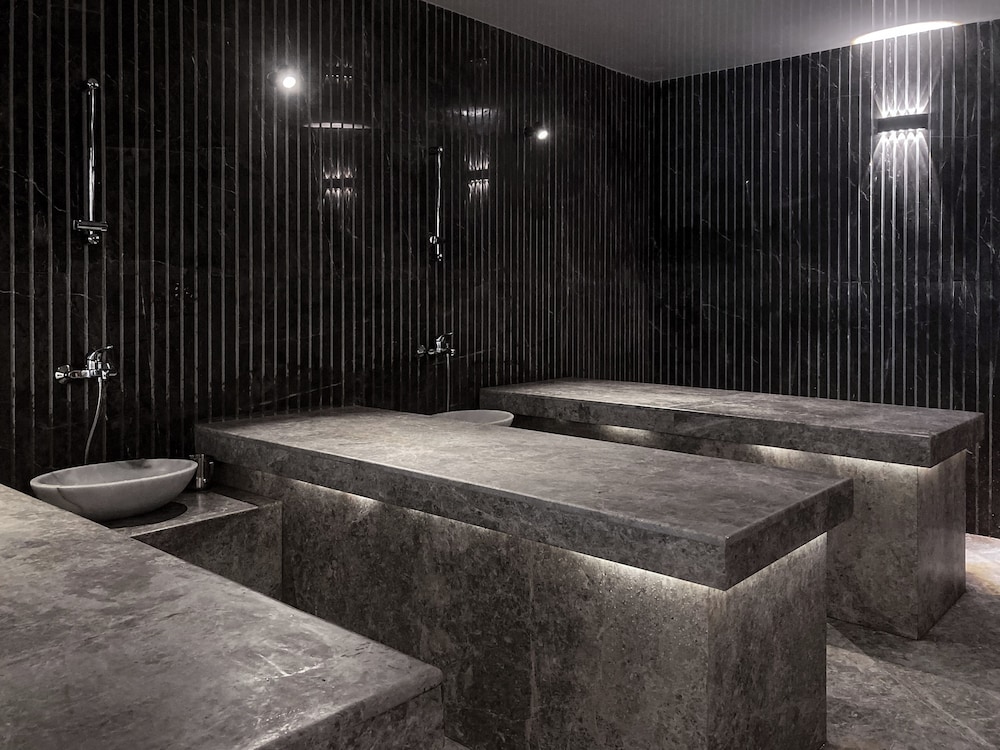 swimming pool spa