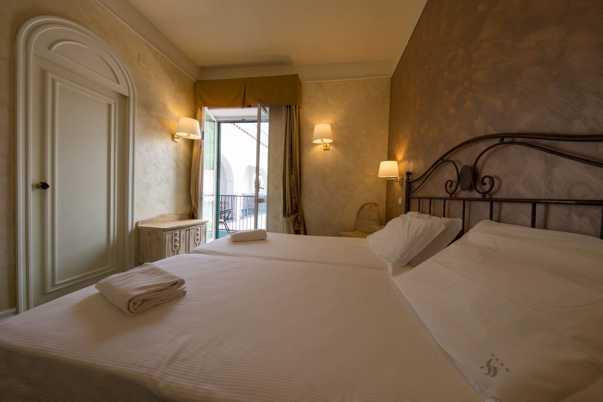 STANDARD, DOUBLE BED