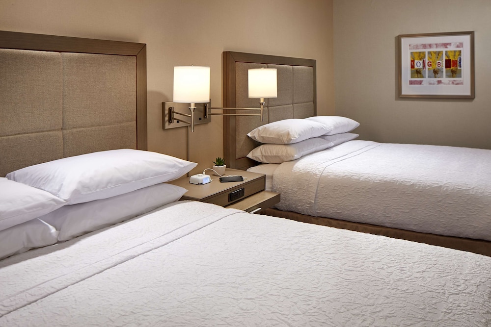 Hampton Inn Long Beach Airport 15/67