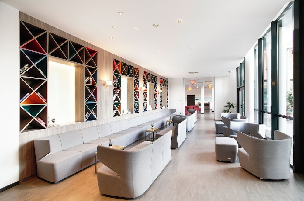 Trans World Hotel Donauwelle 33/50