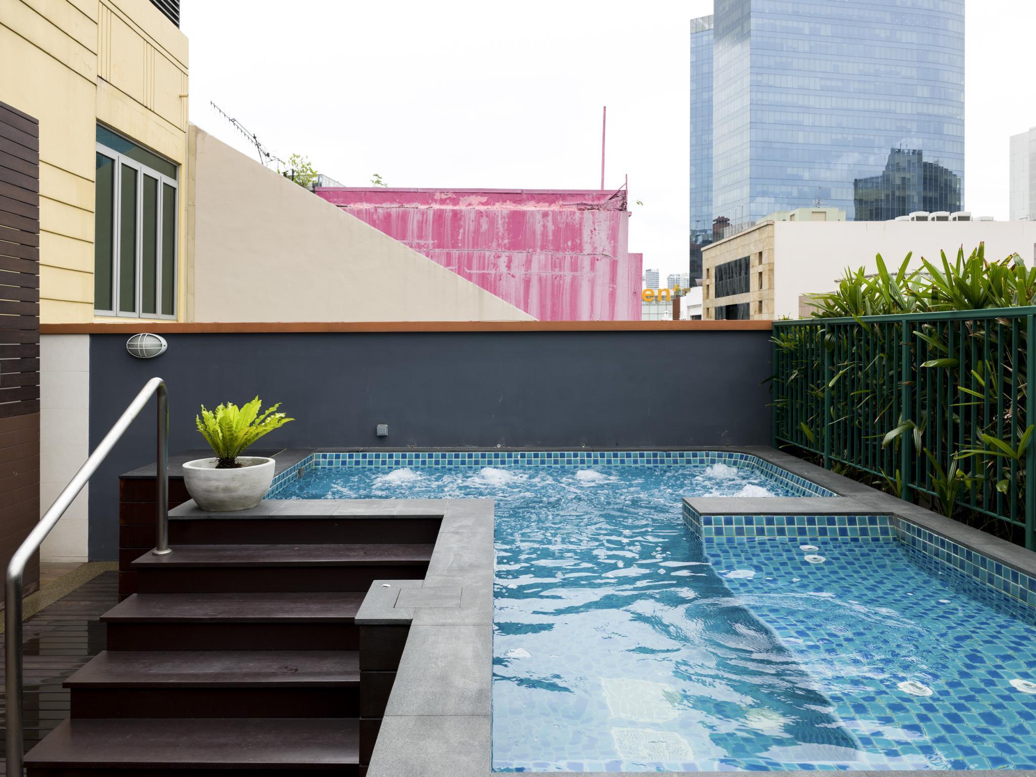 Bluewaters Pods 38 Hongkong St 37/40
