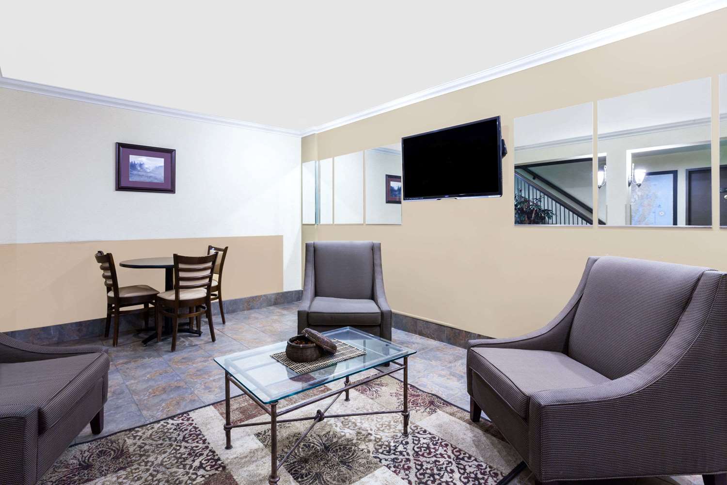 Days Inn by Wyndham Bellingham 12/18