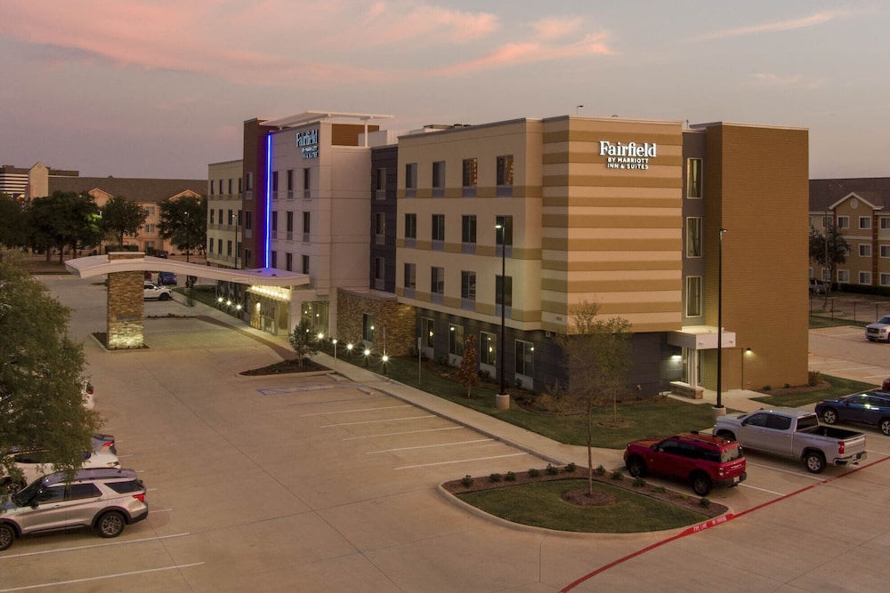 Fairfield Inn Suites Dallas Dfw Airport North Irving 32/38