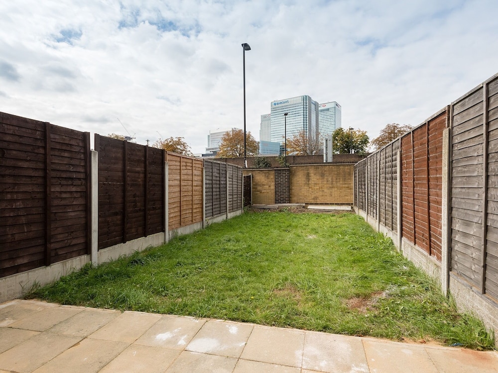 Canary Wharf Studios 39/50