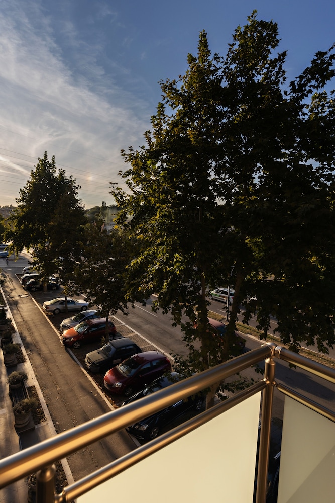 Nobel Inn Hotel 45/46