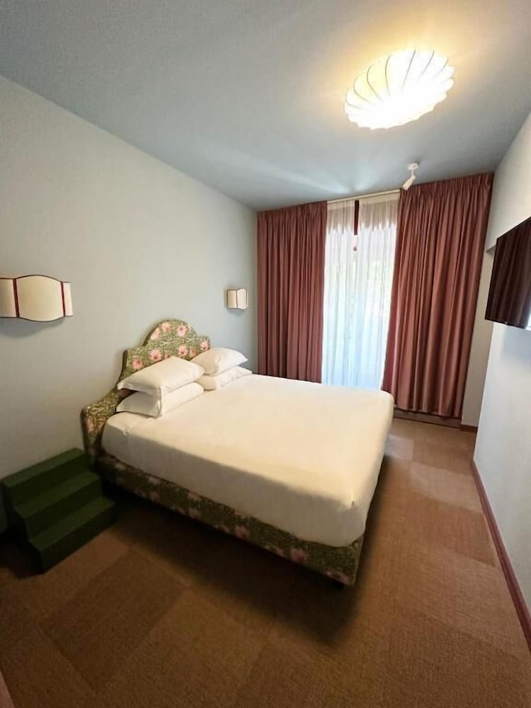Hotel Cortina 10/53