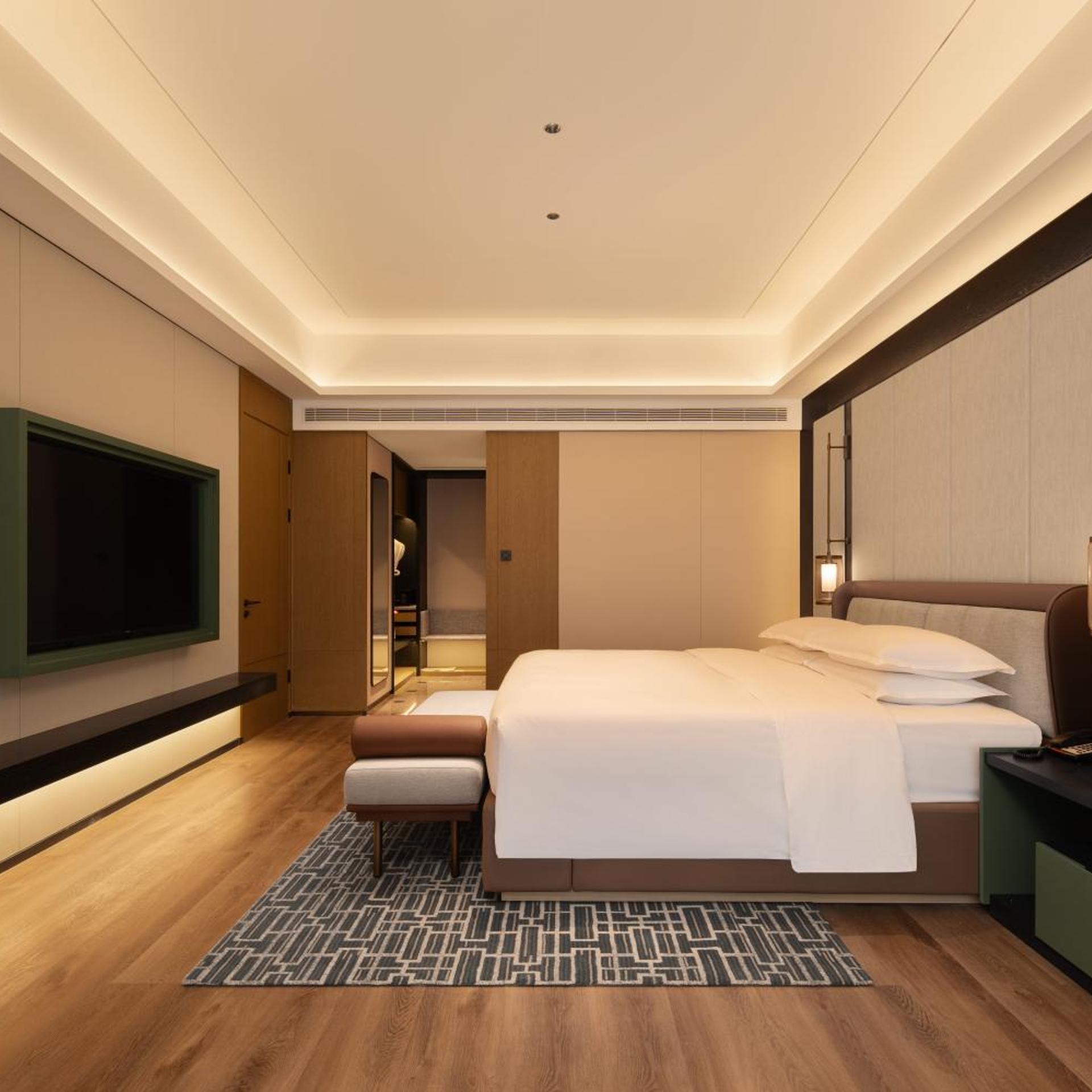 Deluxe, Suite, King Bed