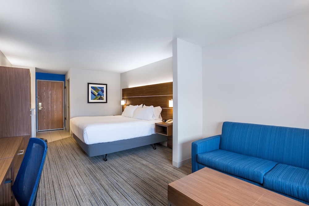 Holiday Inn Express Wisconsin Dells 16/69