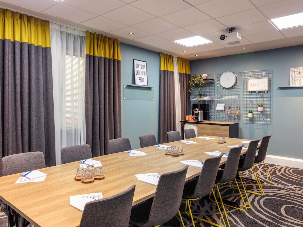 NOVOTEL EDINBURGH CENTRE 69/74
