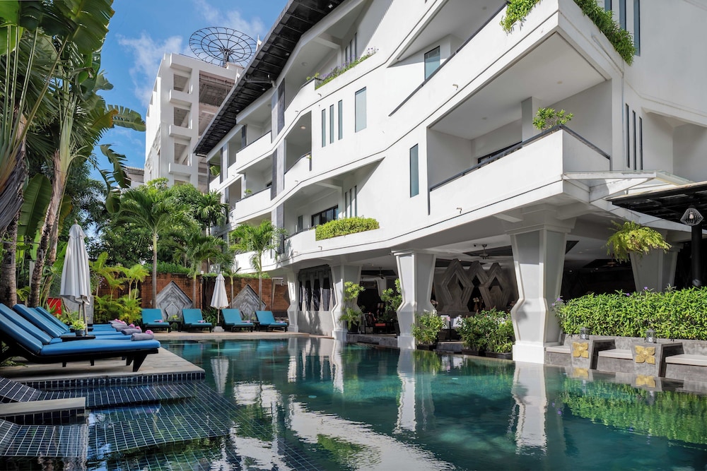 CENTRAL SUITE RESIDENCE 70/76
