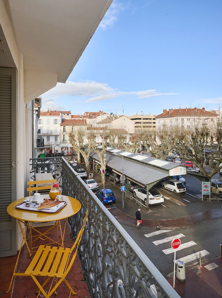 Hotel Des Congres Et Festivals 53/59