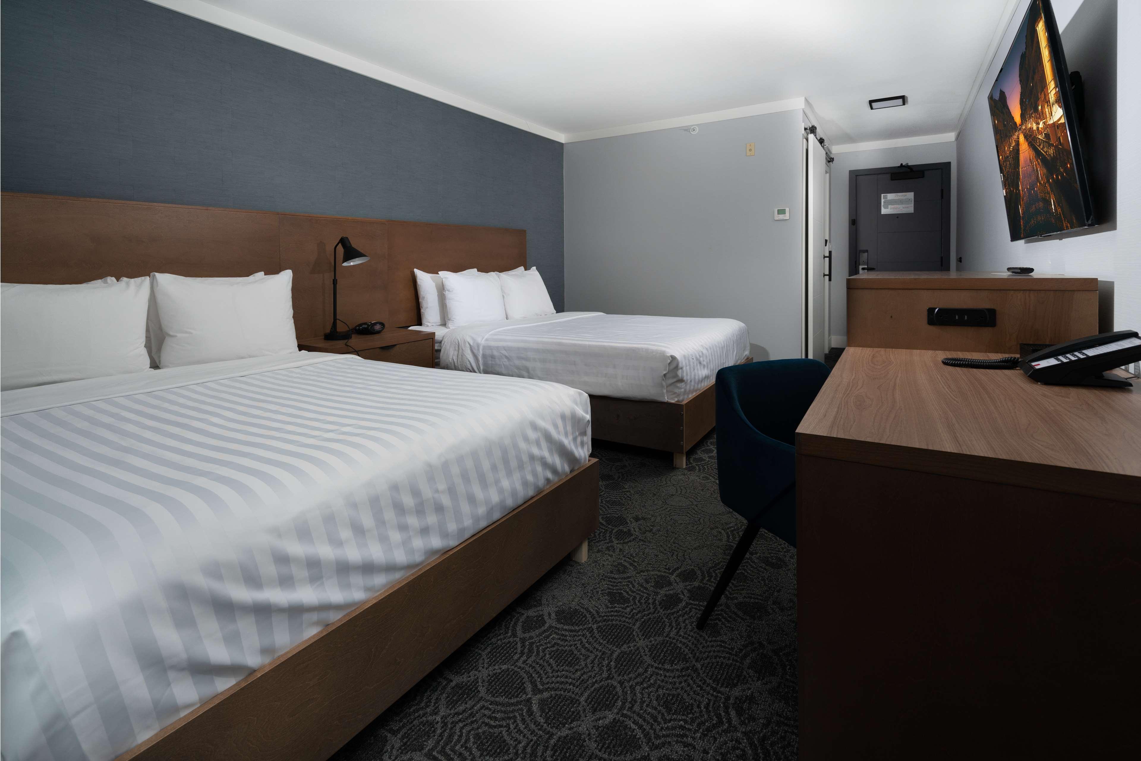 Hospitality, 2 Queen Beds