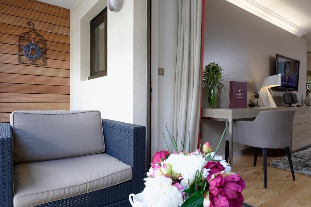 Residence Alma Marceau 37/56