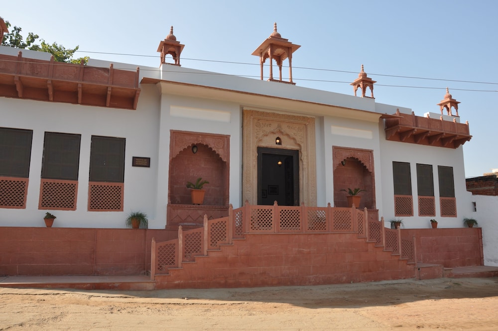 Amritara Chandra Mahal Haveli Bharatpur 6/50
