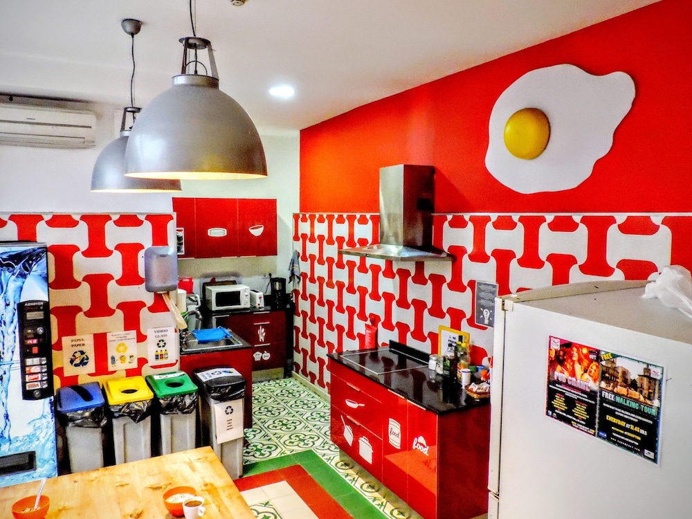 Home Youth Hostel 68/73